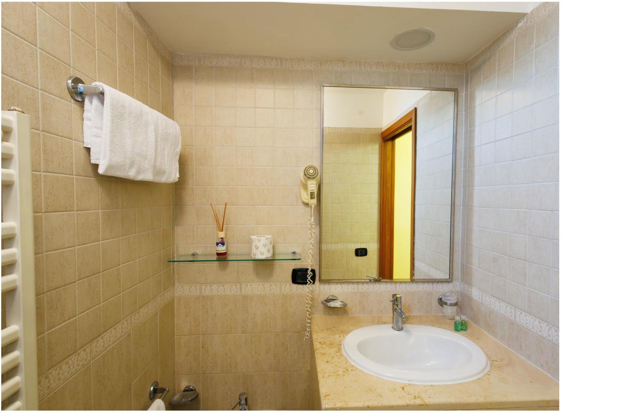โรงแรมเทอร์มินัล ใหม่ โรม ภายนอก รูปภาพ